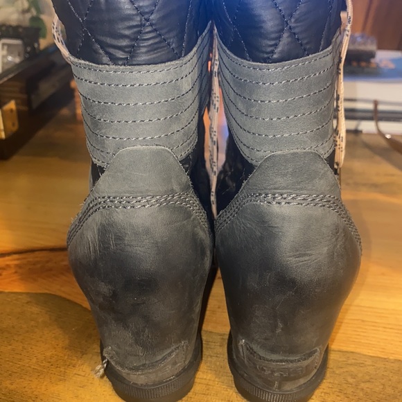 Sorel wedge booties in size 9.5 - Picture 2 of 6